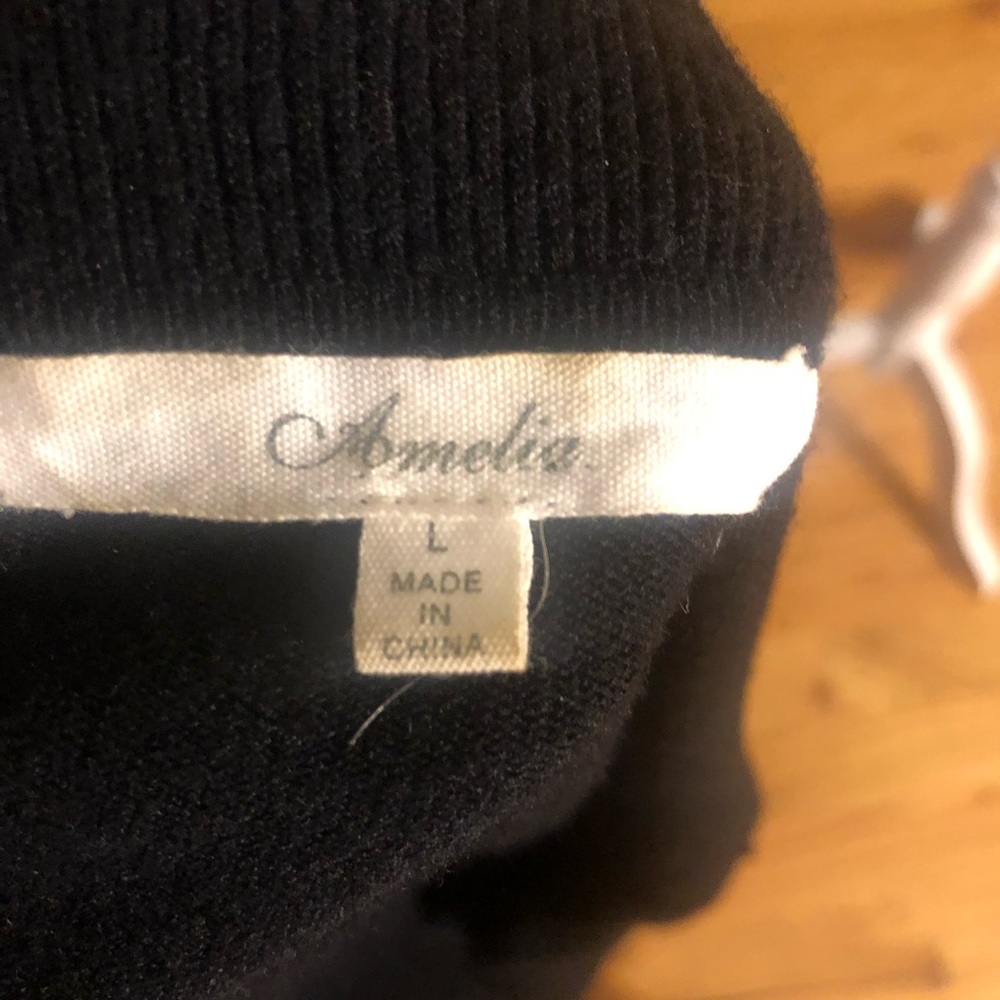 Amelia Black Sweater. Size L - Picture 3 of 3